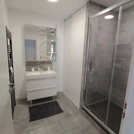 Apartment Maison D'hote Neuve : T2 Pour 4 Voyageurs *
