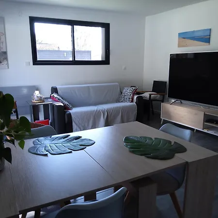 Maison D'hote Neuve : T2 Pour 4 Voyageurs Apartment Mios